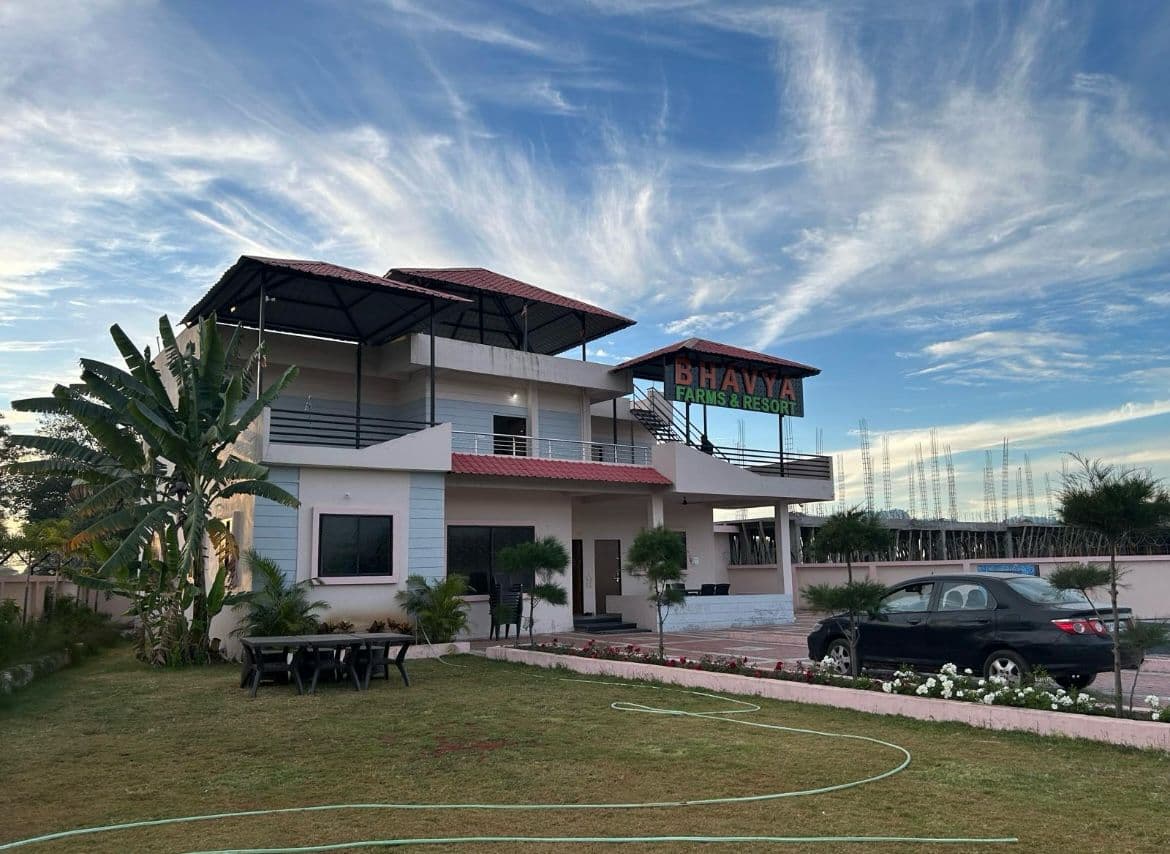 Luxury Resort Villa and Farmhouse in Indore